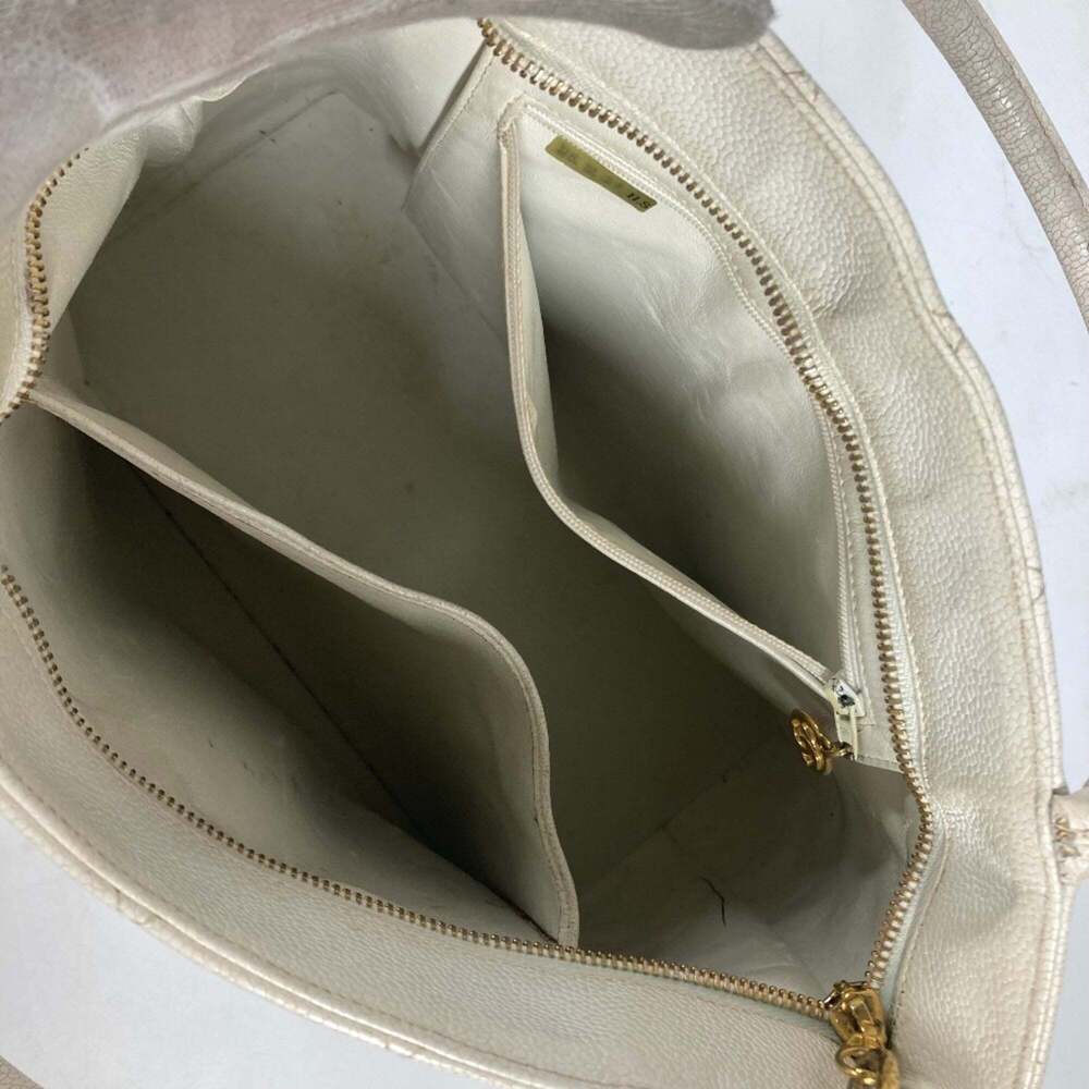 CHANEL White Caviar Leather Logo Shoulder Bag - Picture 13 of 16